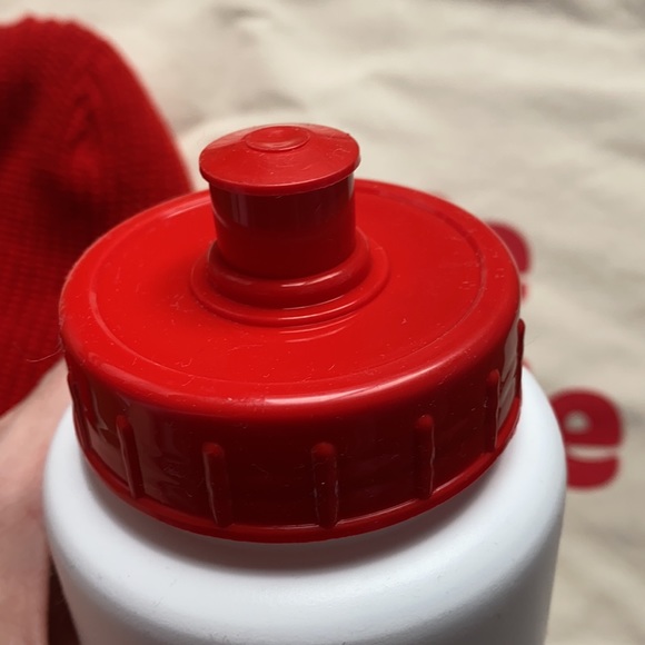 Vachon tote bag, red tuque, and white water bottle , mange de la joie sac - Picture 8 of 9